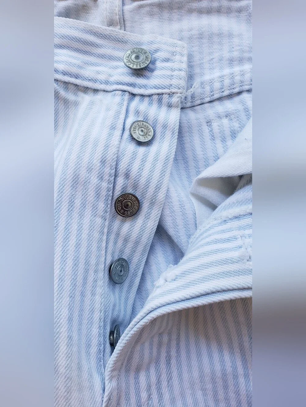 Levi's Men's Light Blue & White Striped Straight Jeans 30Wx32L